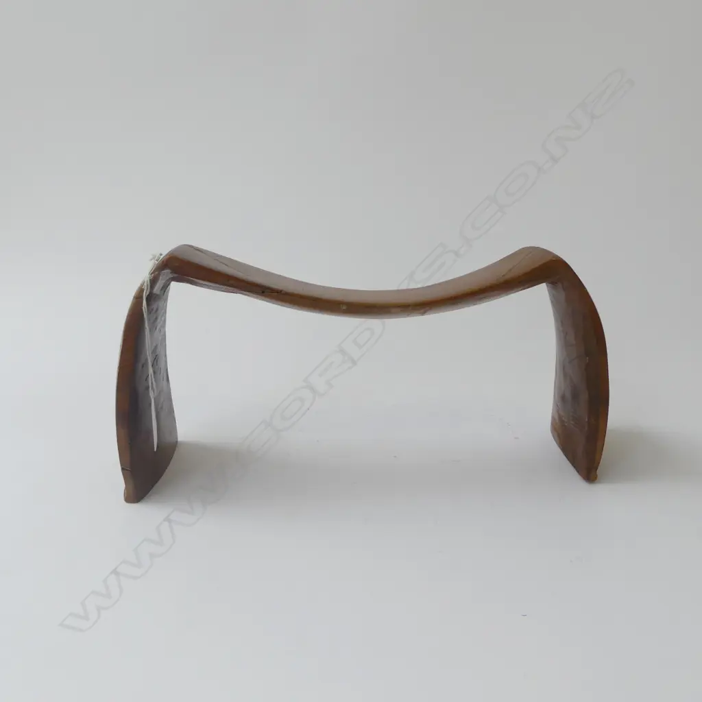 TONGAN WOODEN HEAD REST W.325mm Image 1++