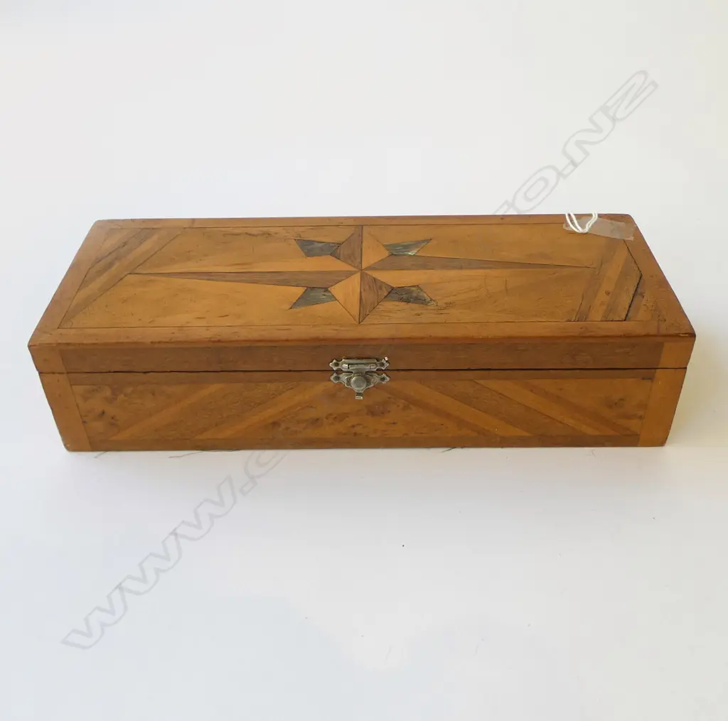 ANTIQUE NATIVE NZ TIMBERS BOX BURR TOTARA & PAUA INLAY ETC, L.280MM, W.110MM, H.60MM Image 1++