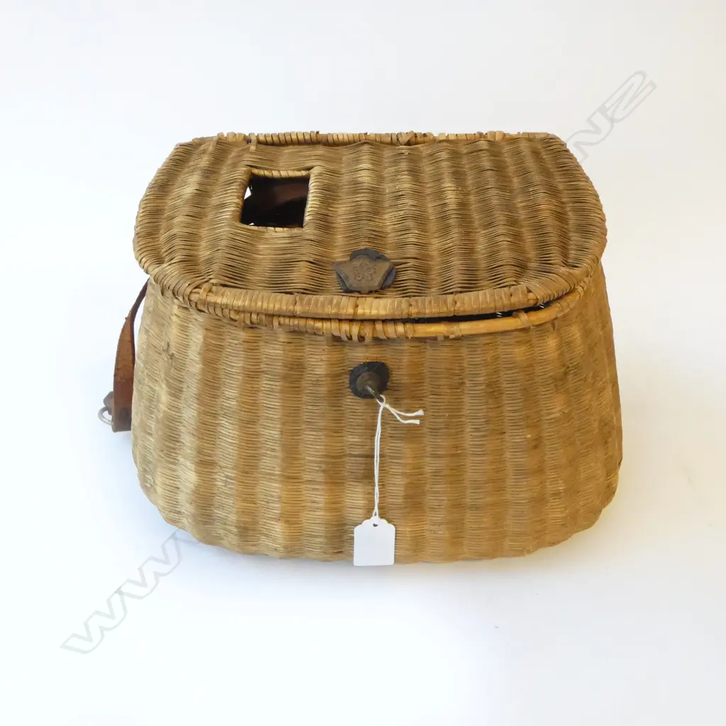 OLD FINELY WOVEN FISHING CREEL with leather strap Image 1++