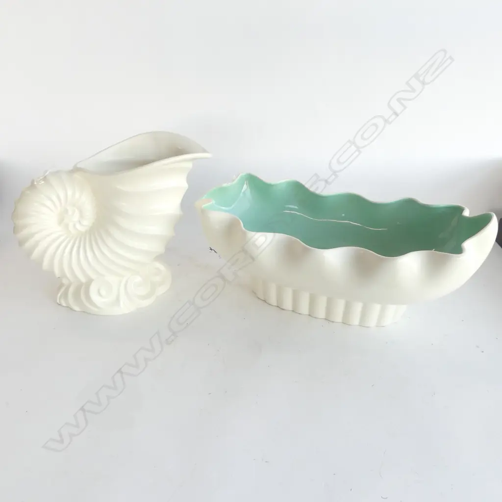 WHITE BESWICK SHELL VASE H180MM & BESWICK WHITE TROUGH VASE L350MM GREEN INTERIOR Image 1++
