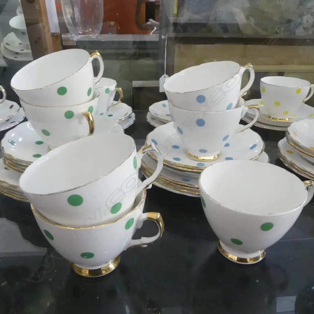 24PC ROYAL VALE POLKA DOT TEA SET C/S/P + 2 SIDE PLATES Image 1++