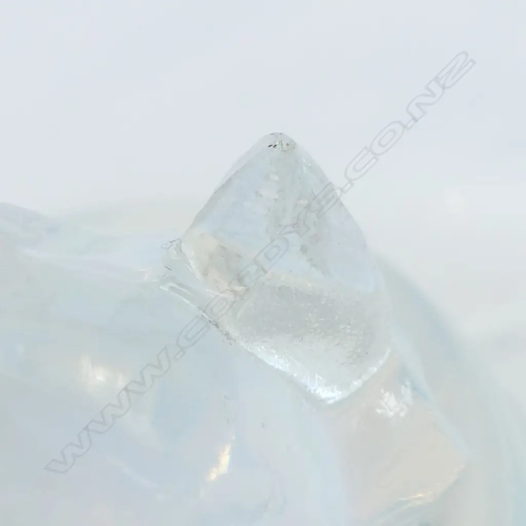 RENE LALIQUE 'RENARD' FOX OPALESCENT GLASS SMALL DISH (small chip to one ear)  Dia.105mm engraved signature Image 1++