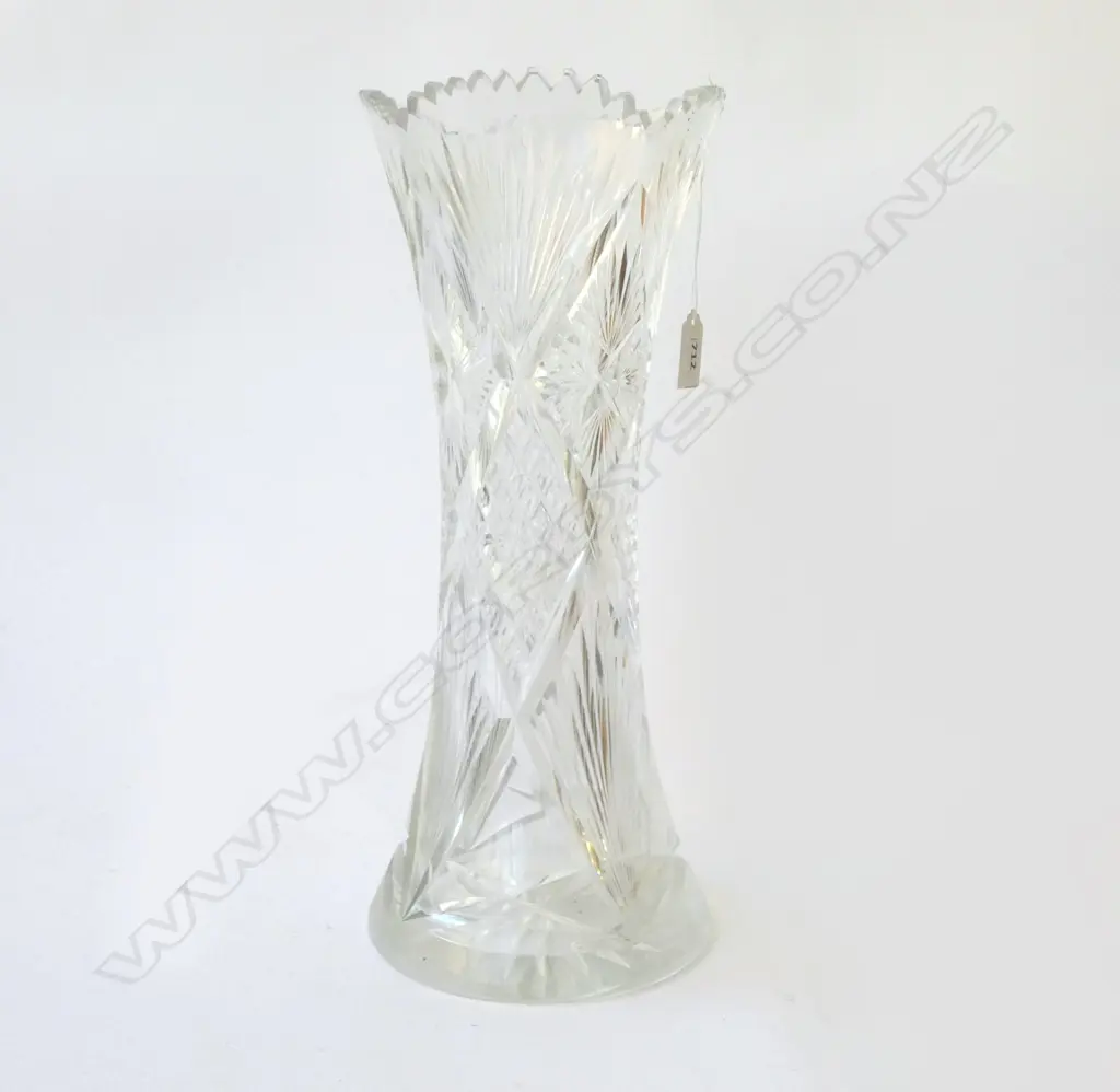 LARGE CUT CRYSTAL VASE 1 CHIP H390MM Image 1++