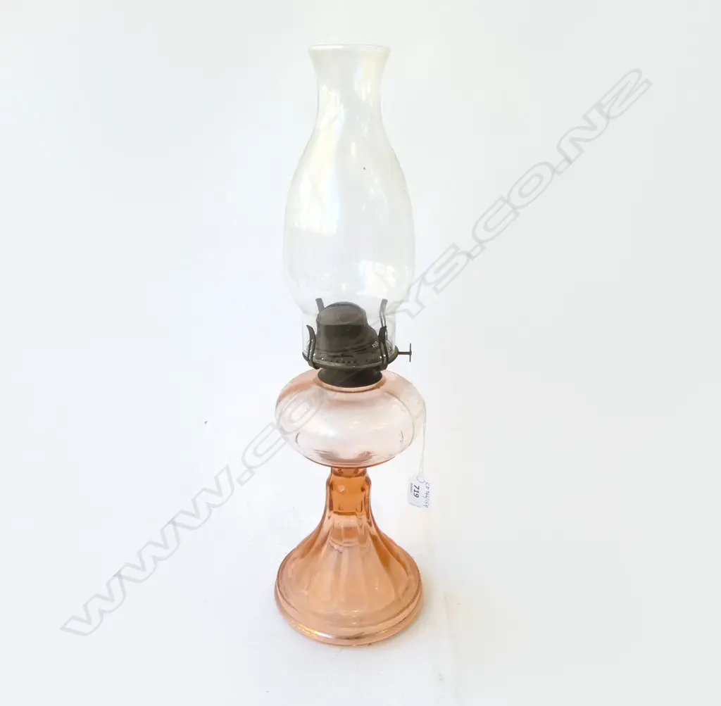 PINK DEPPRESION GLASS TABLE KERO LAMP H470MM Image 1++