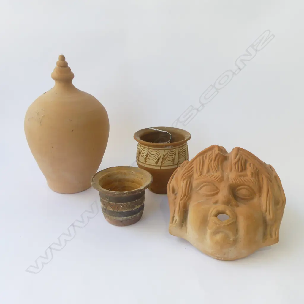 3 PCES. POTTERY + POTTERY FOUNTAIN HEAD W.240mm Image 1++