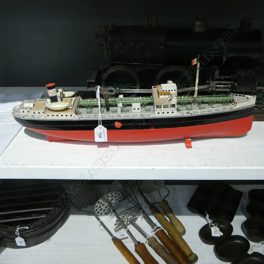 FLEISCHMANN ESSO TANKER BOAT WIND UP CLOCKWORK TOY (NO PROPELLOR) L.510mm... Image 1++