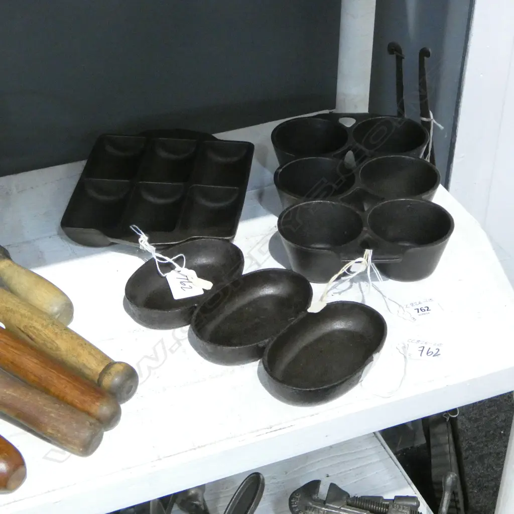 (1419/1864/2220) 3 OLD CAST IRON GEM IRONS LARGEST L.235mm Image 1++