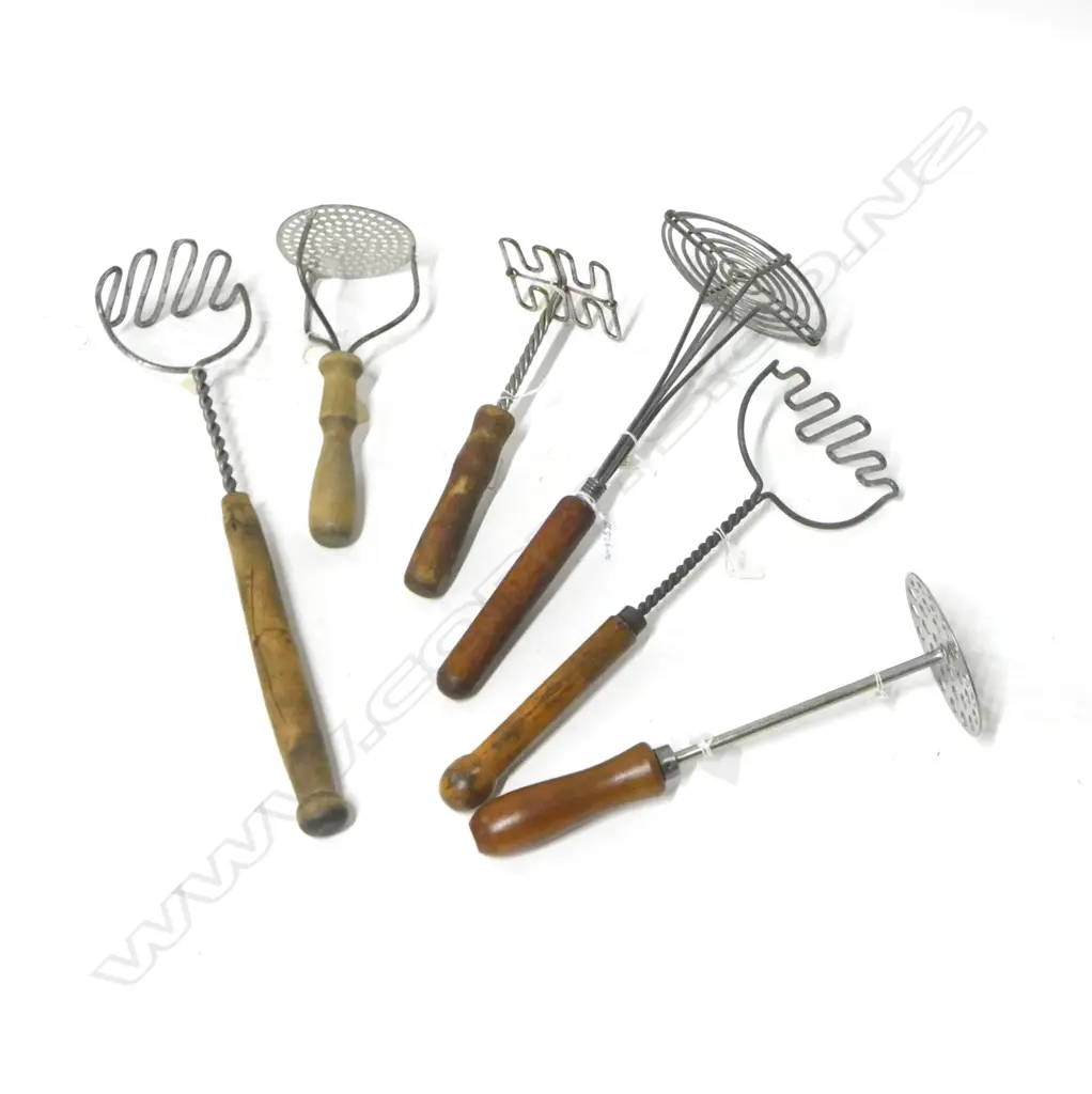(2943/1134/1156/3051/1808/1873) 6 ASST VINTAGE MASHERS  Image 1++
