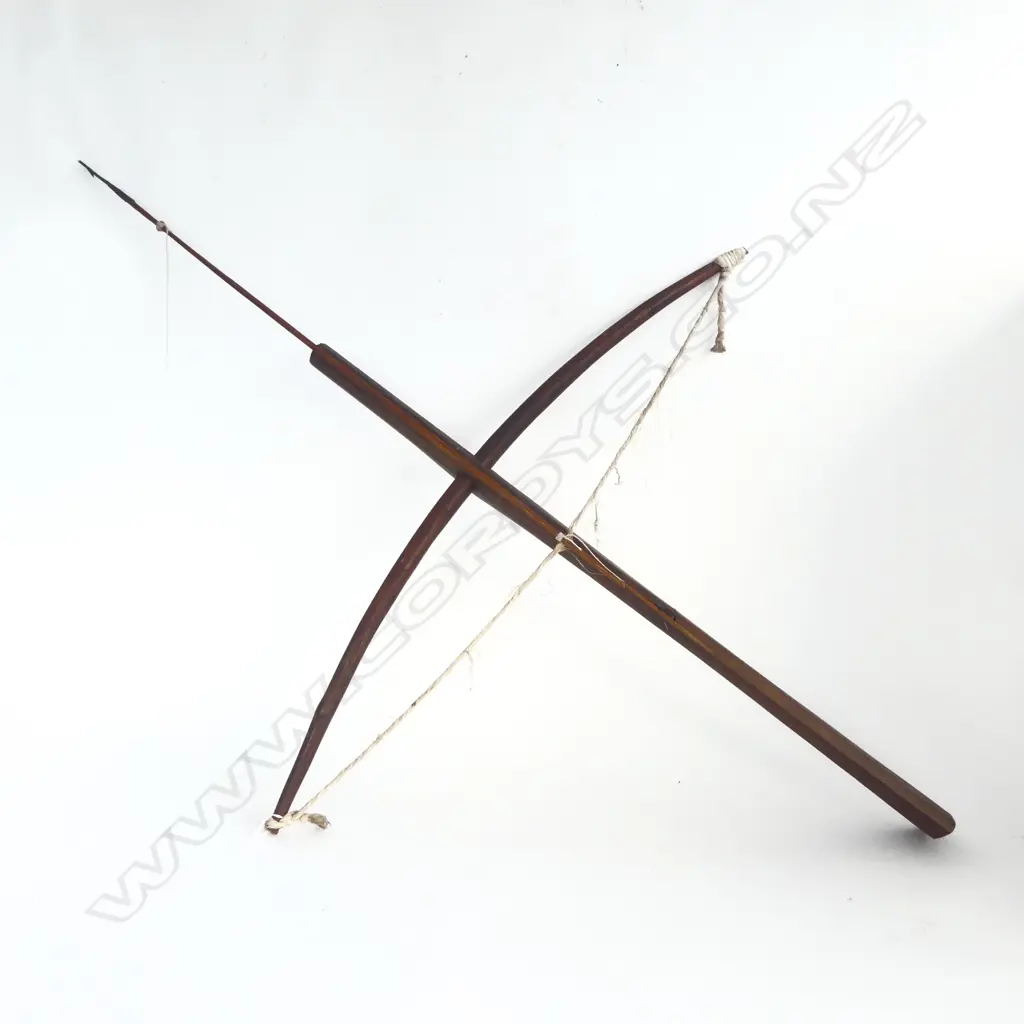 VINTAGE HAND CRAFTED WOODEN CROSS BOW DIA840MM Image 1++