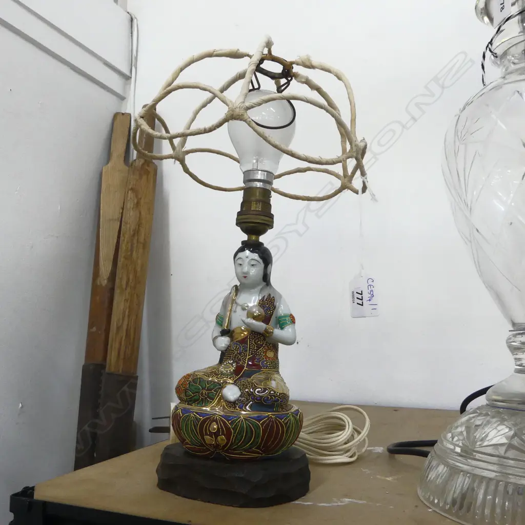 SATSUMA BUDDHA TABLE LAMP H250mm Image 1++