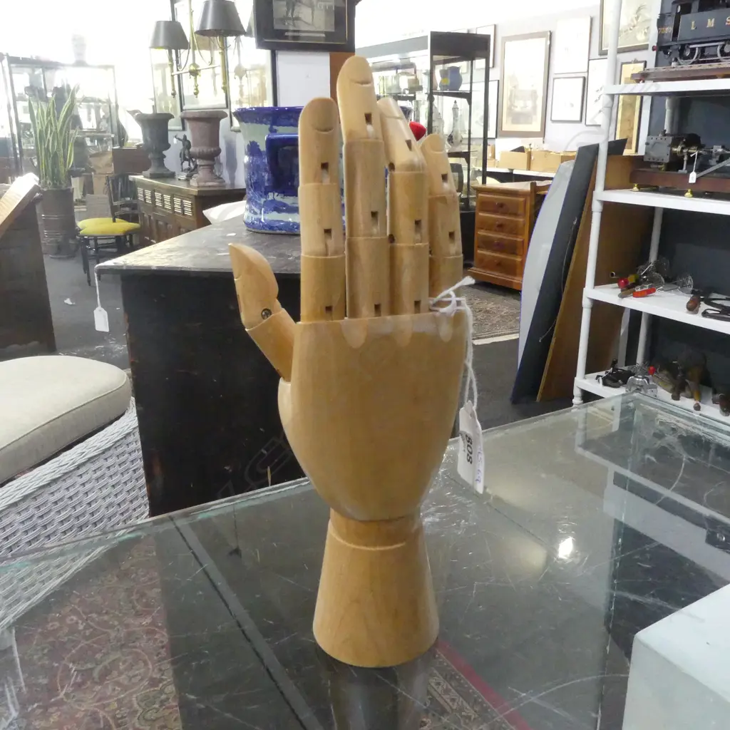 WOODEN ARTICULATED HAND H.230mm Image 1++