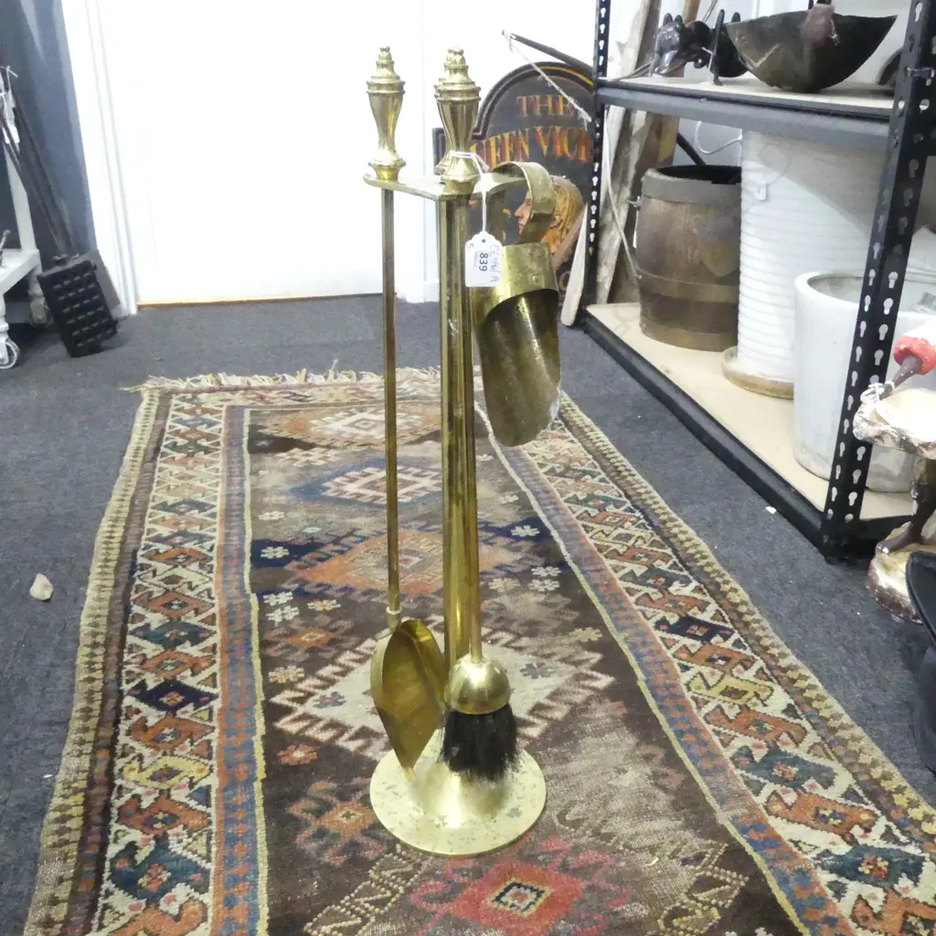 5 PCE FIRE SET; STAND, 3 TOOLS, SCOOP Image 1++