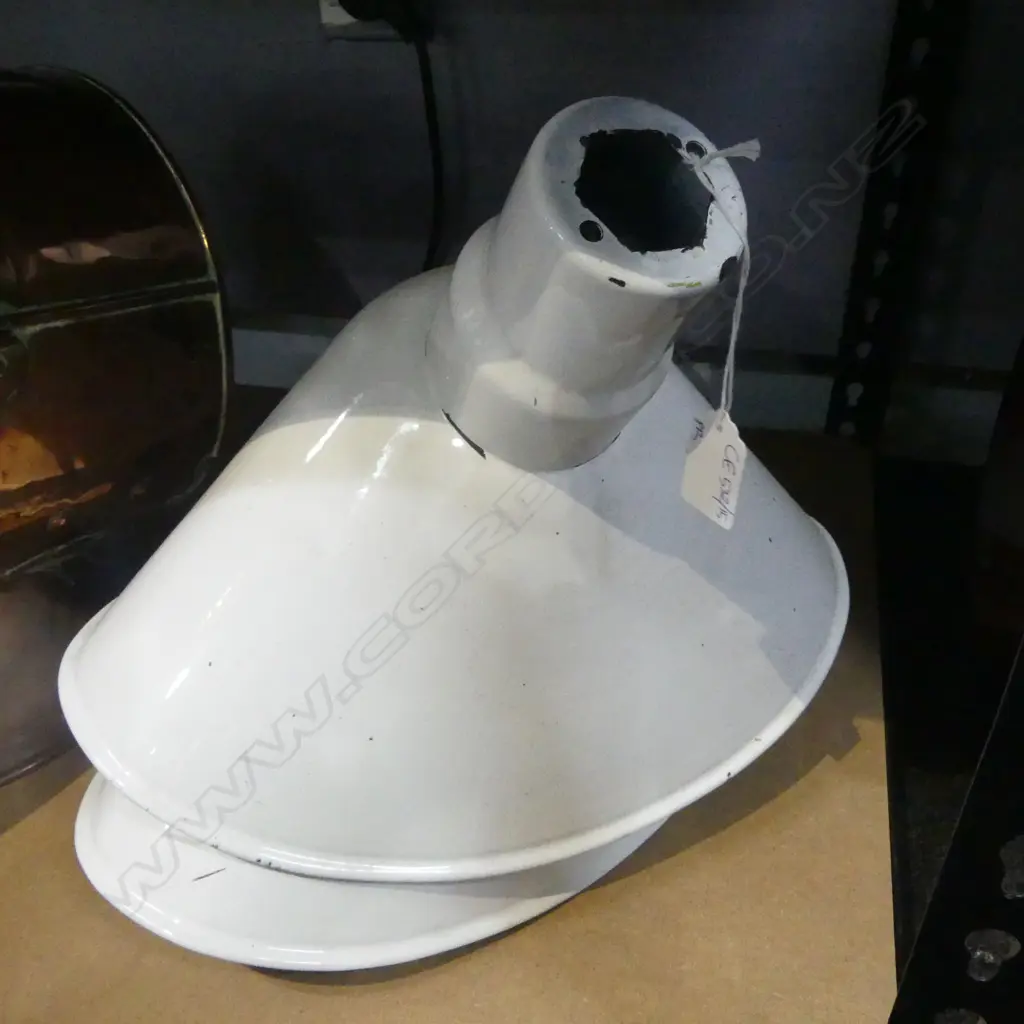 PR VINTAGE AMERICAN INDUSTRIAL WHITE ENAMEL LIGHT SHADES BY SMOOT-HOLMAN W.360mm Image 1++