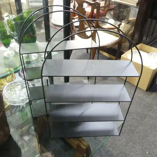 2 METAL SHELVES H.600mm
