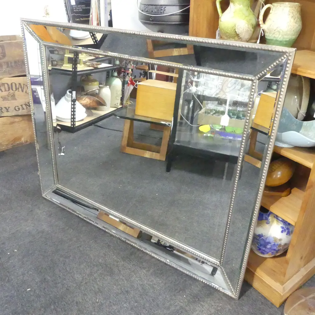 LG MODERN MIRROR 980x1325mm Image 1++