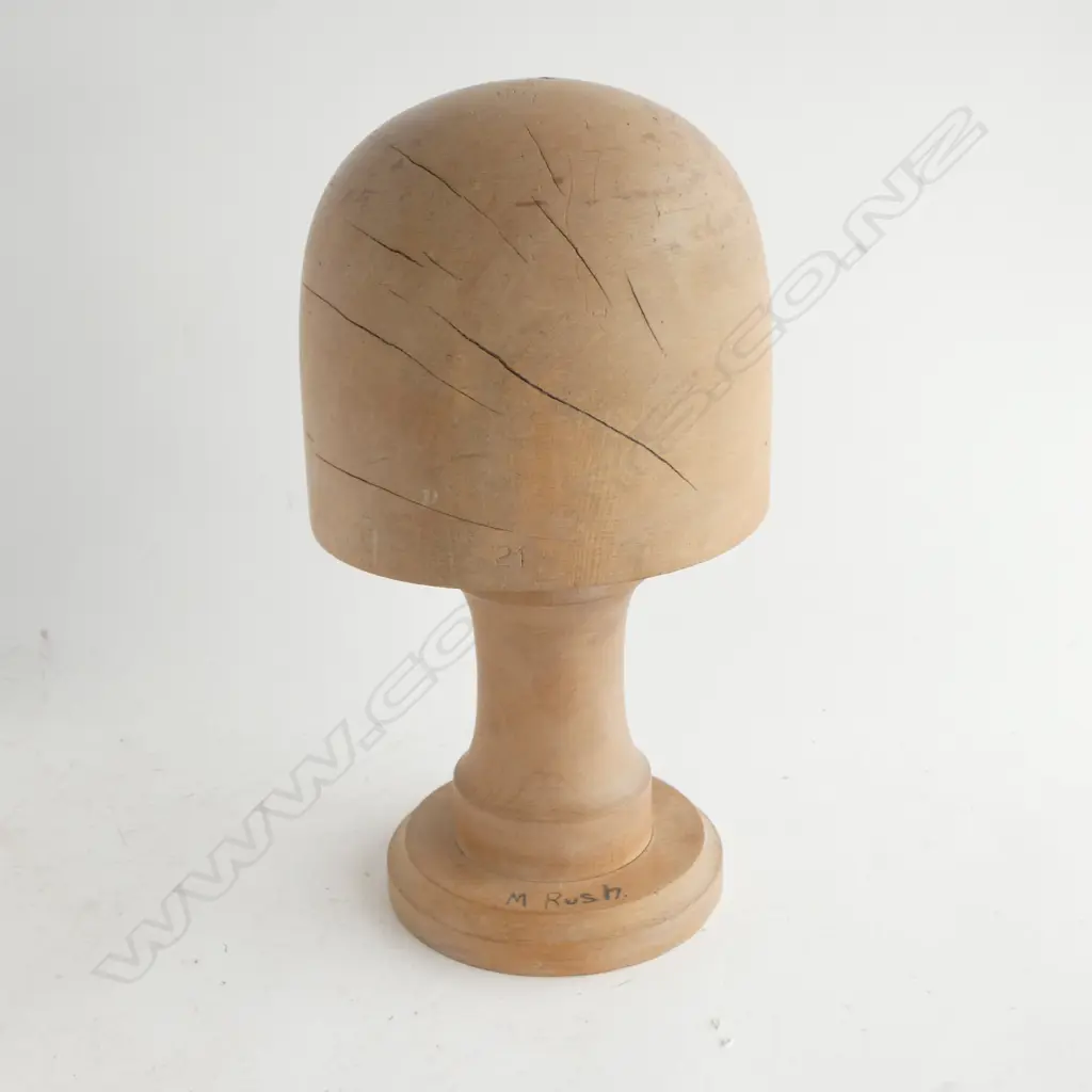VINTAGE WOODEN HAT BLOCK ON STAND Image 1++