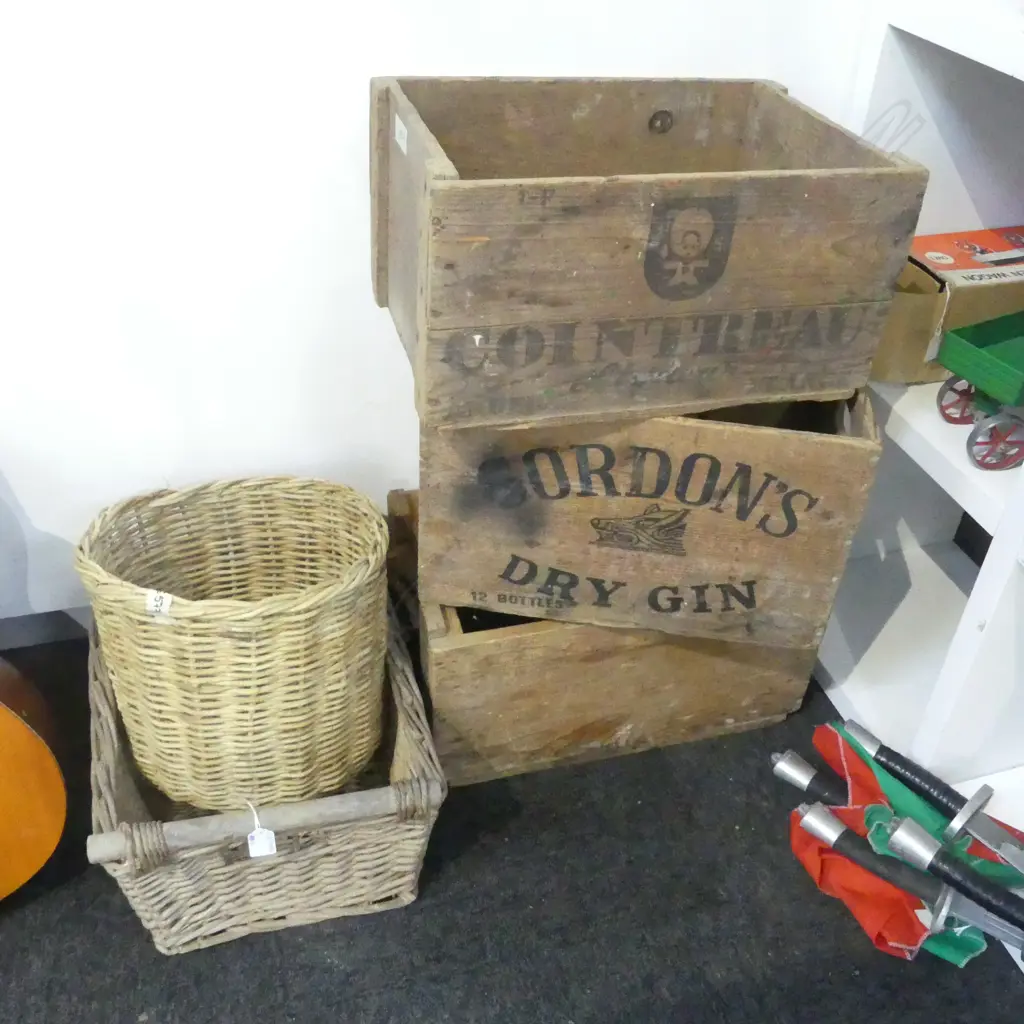 3 WOODEN CRATES + 2 WOVEN BASKETS W.460mm Image 1++