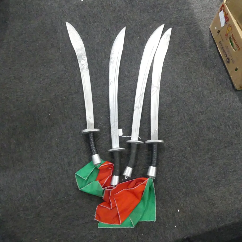 FOUR TRAINING SWORDS L.830mm Image 1++