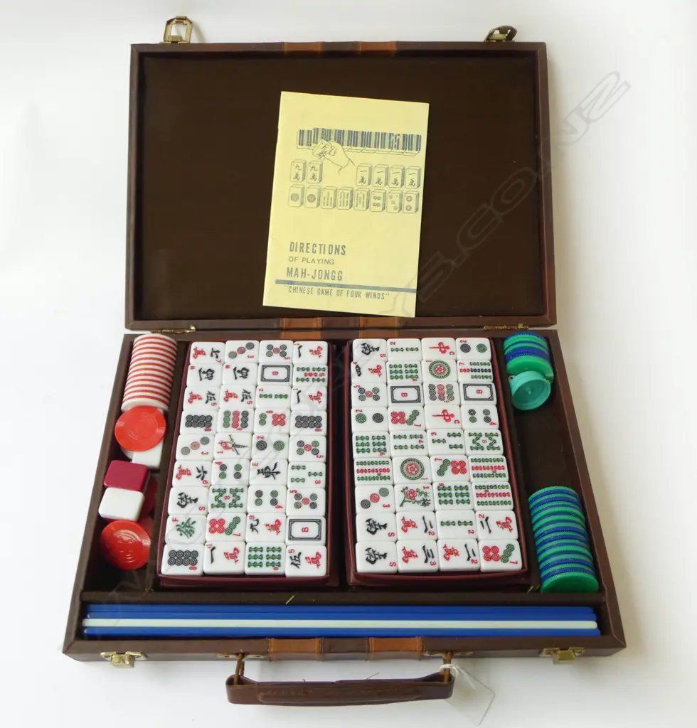 CASED PART MAHJONG SET Image 1++