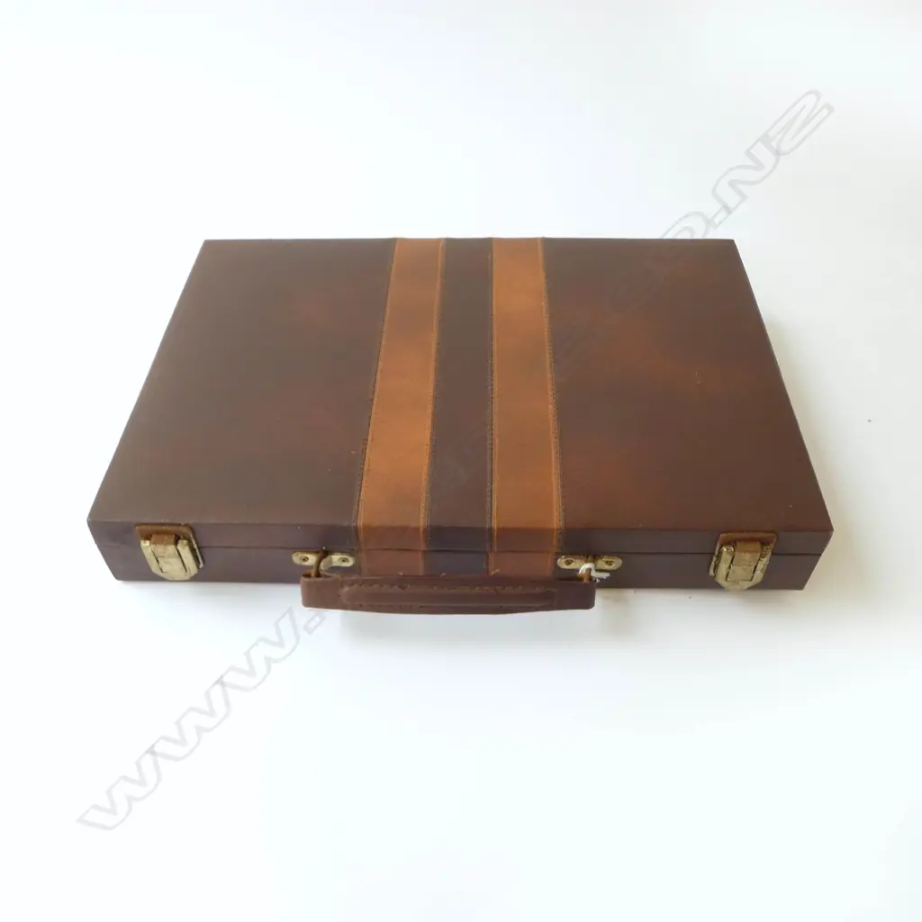 CASED PART MAHJONG SET Image 1++