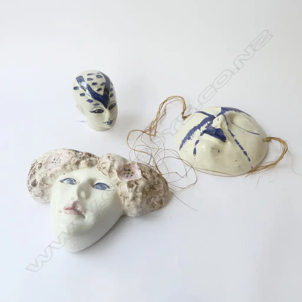 3 PCES. OF LEONIR ARNOLD POTTERY; CERAMIC BUST & 2 WALL HANINGS, L.290mm Image 1++