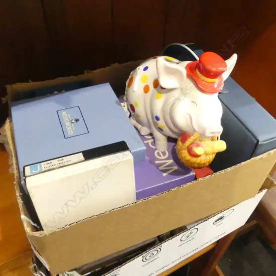 BOXED DISHES; POOLE DELPHIS, WEDGWOOD, COPENHAGEN, WATERFORD & AYNSLEY PIGGY BANK