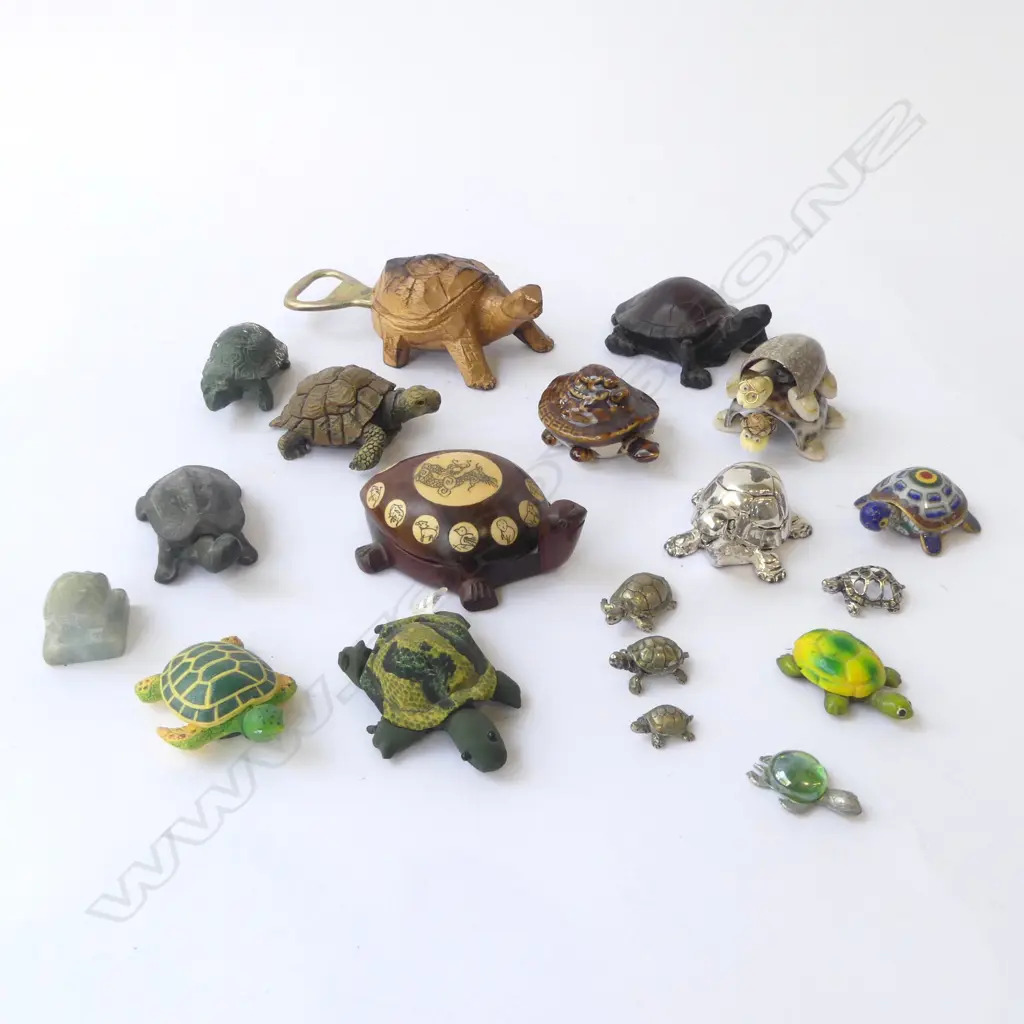 ASST. TURTLE ORNAMENTS  Image 1++