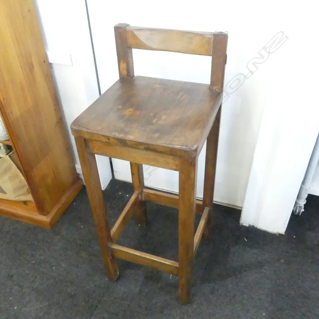 WOODEN BAR STOOL H.930mm Image 1++