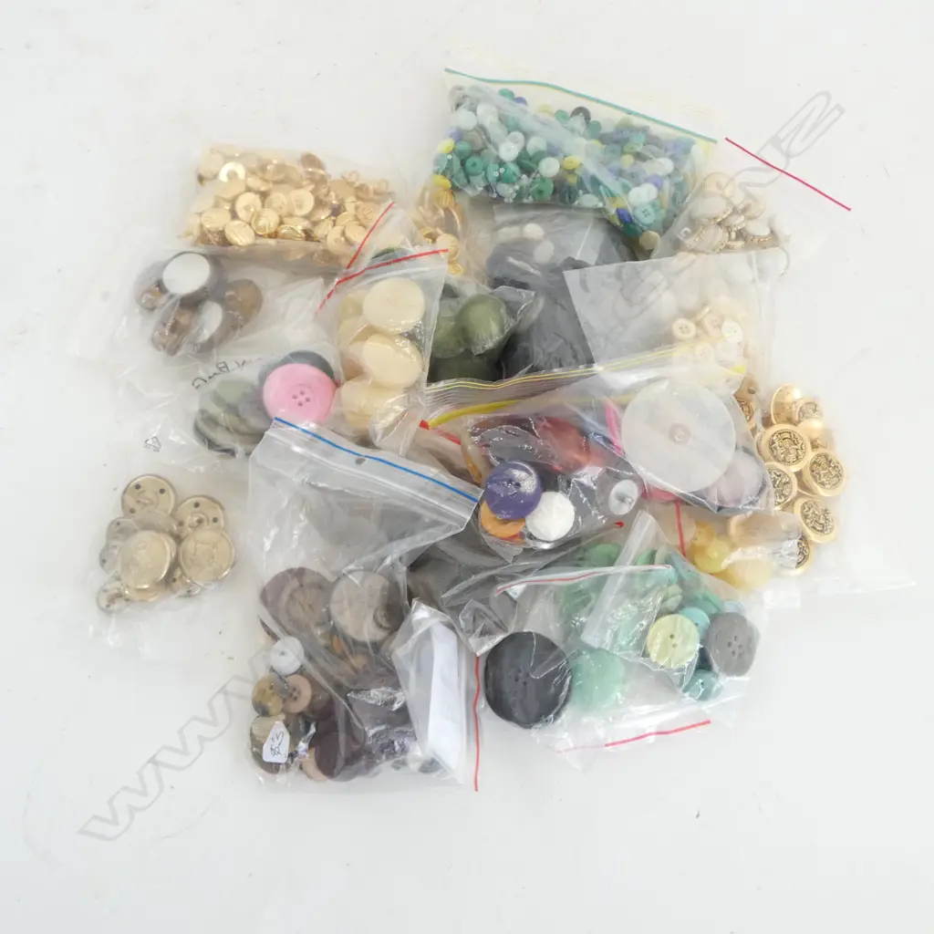 CARLTONWARE BOWL 220mm dia, PIGGY BANK, BUTTONS ETC Image 1++