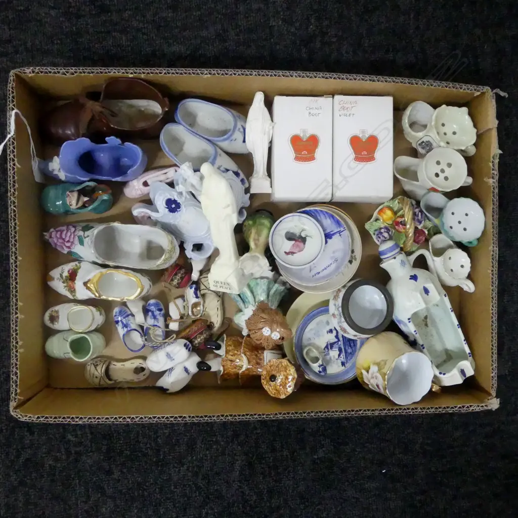 COLLECTION OF MINITURE CHINA SHOE ORNS SHAVING MUGS  FIGURES & DISHES  Image 1++