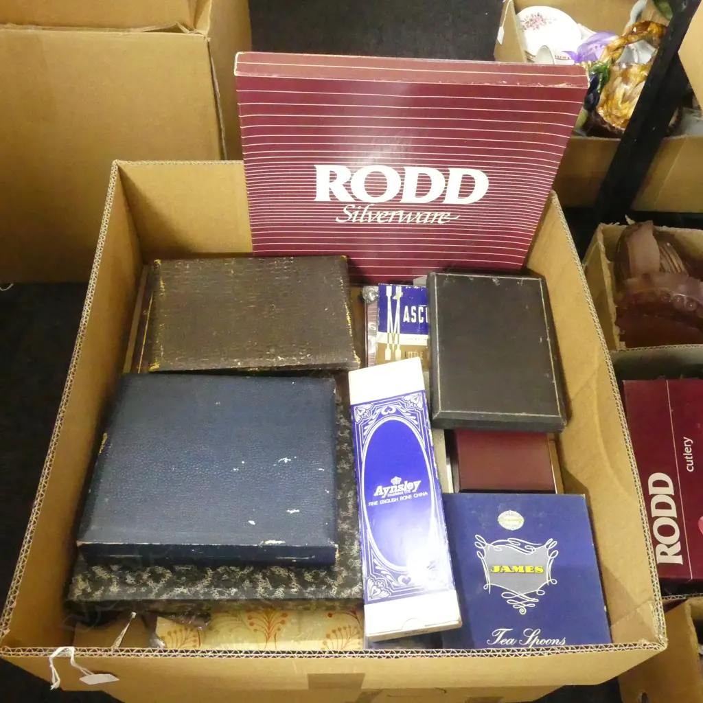 COLLECTION OF CASED EP SETS ETC Image 1++