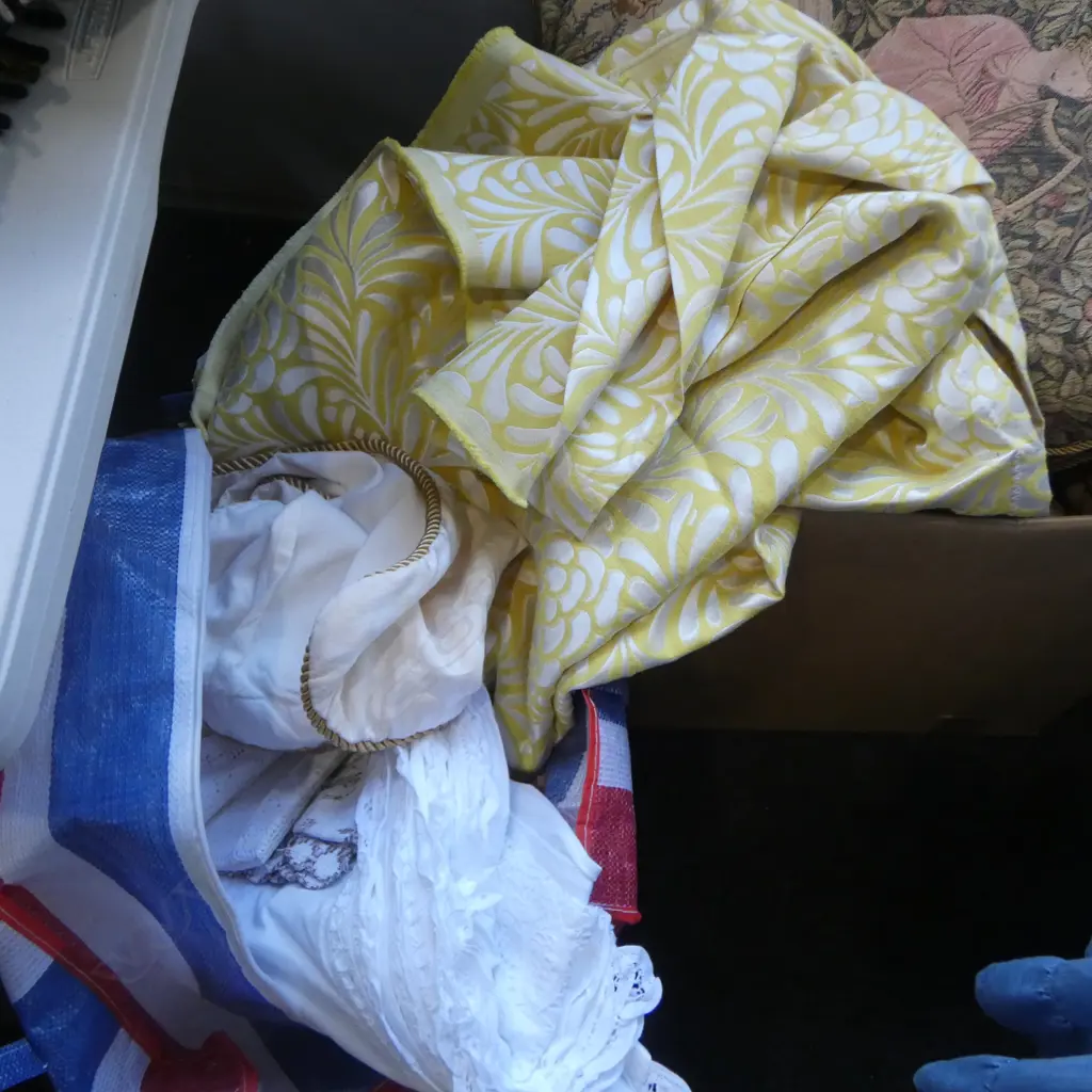 ASST. LINENS, PILLOW CASES, SHEETS, etc Image 1++