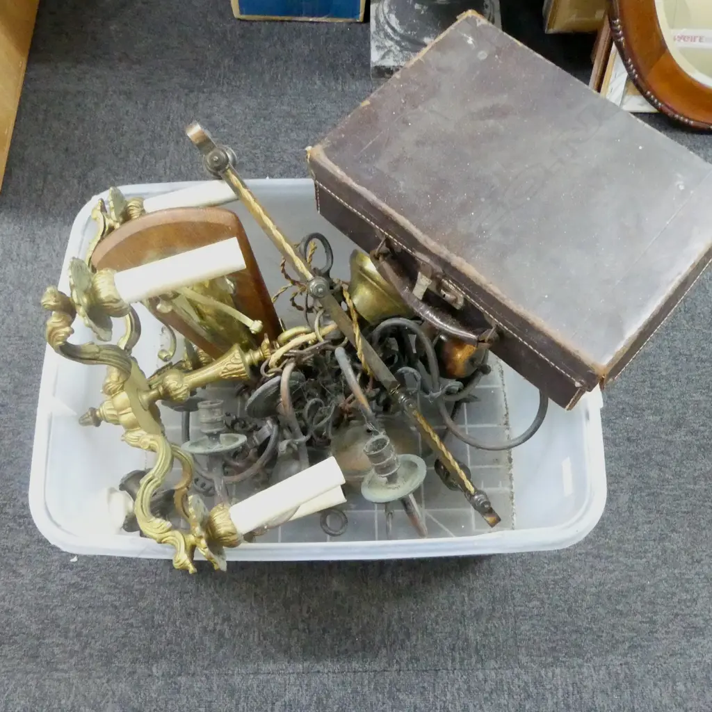 VINTAGE LIGHT FITTINGS ETC Image 1++