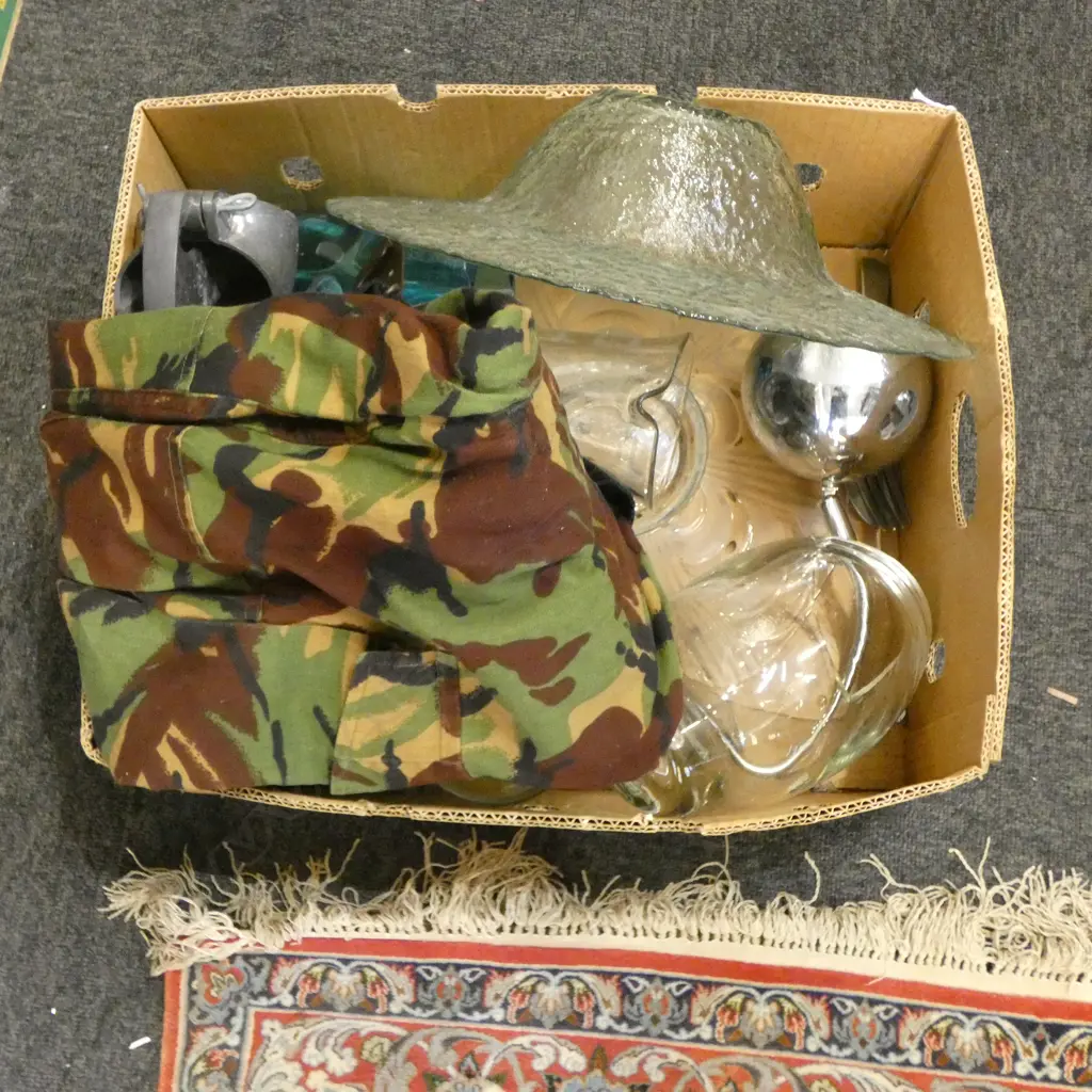 ASST. ITEMS; SMITHS WALL CLOCK, VASES ETC Image 1++