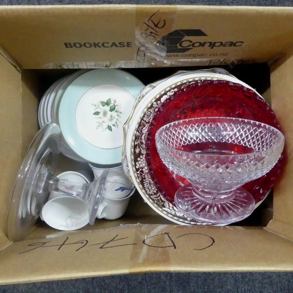 BOX LOT DINNER SERVICE  GLASS CHINA & CRYSTAL Image 1++