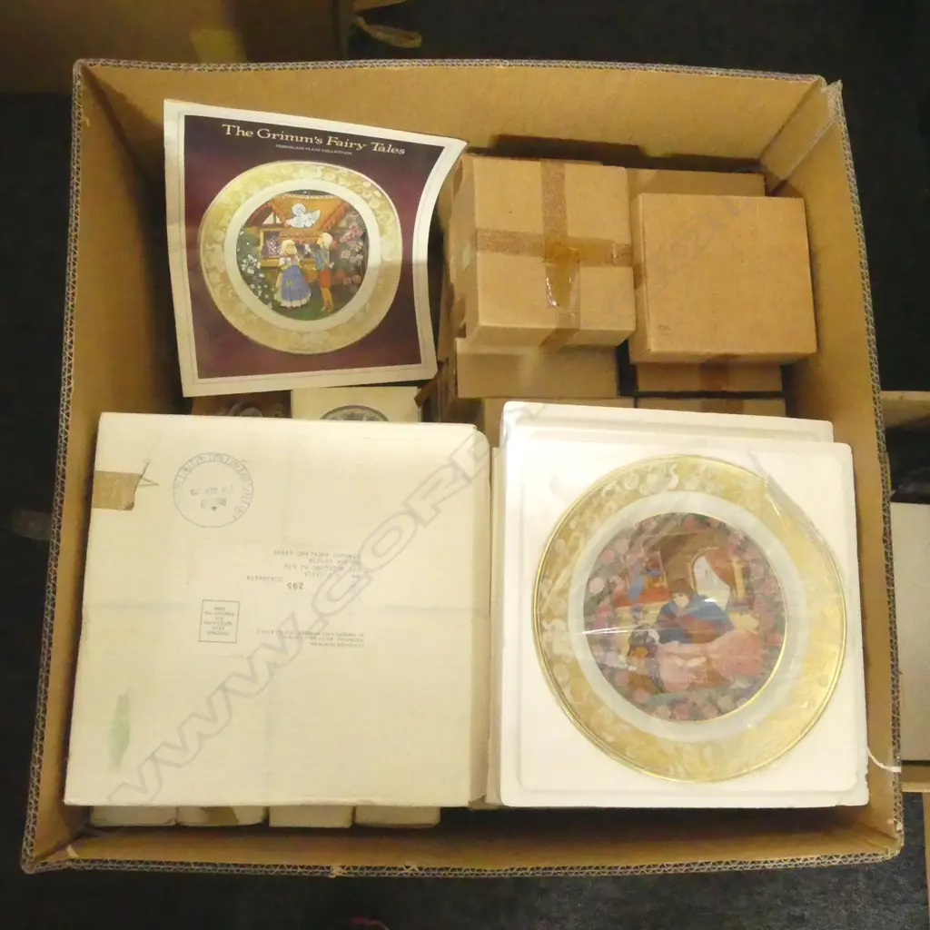 COLLECTION OF GRIMMS FAIRY TALES PLATES  & OTHER BOXED COLLECTORS DISHES ETC Image 1++