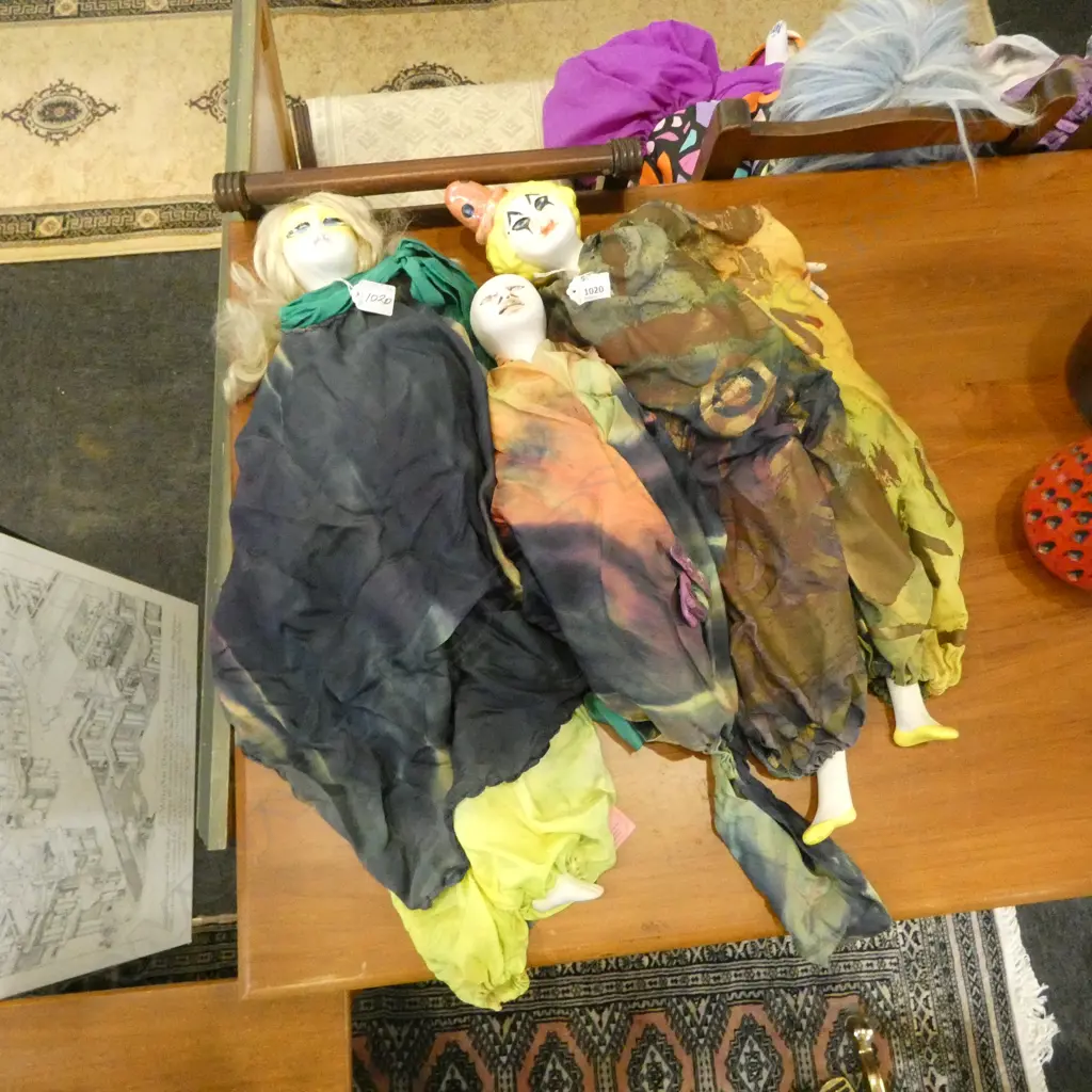3 LEONIE ARNOLD POTTERY & SILK DRESSED DOLLS Image 1++