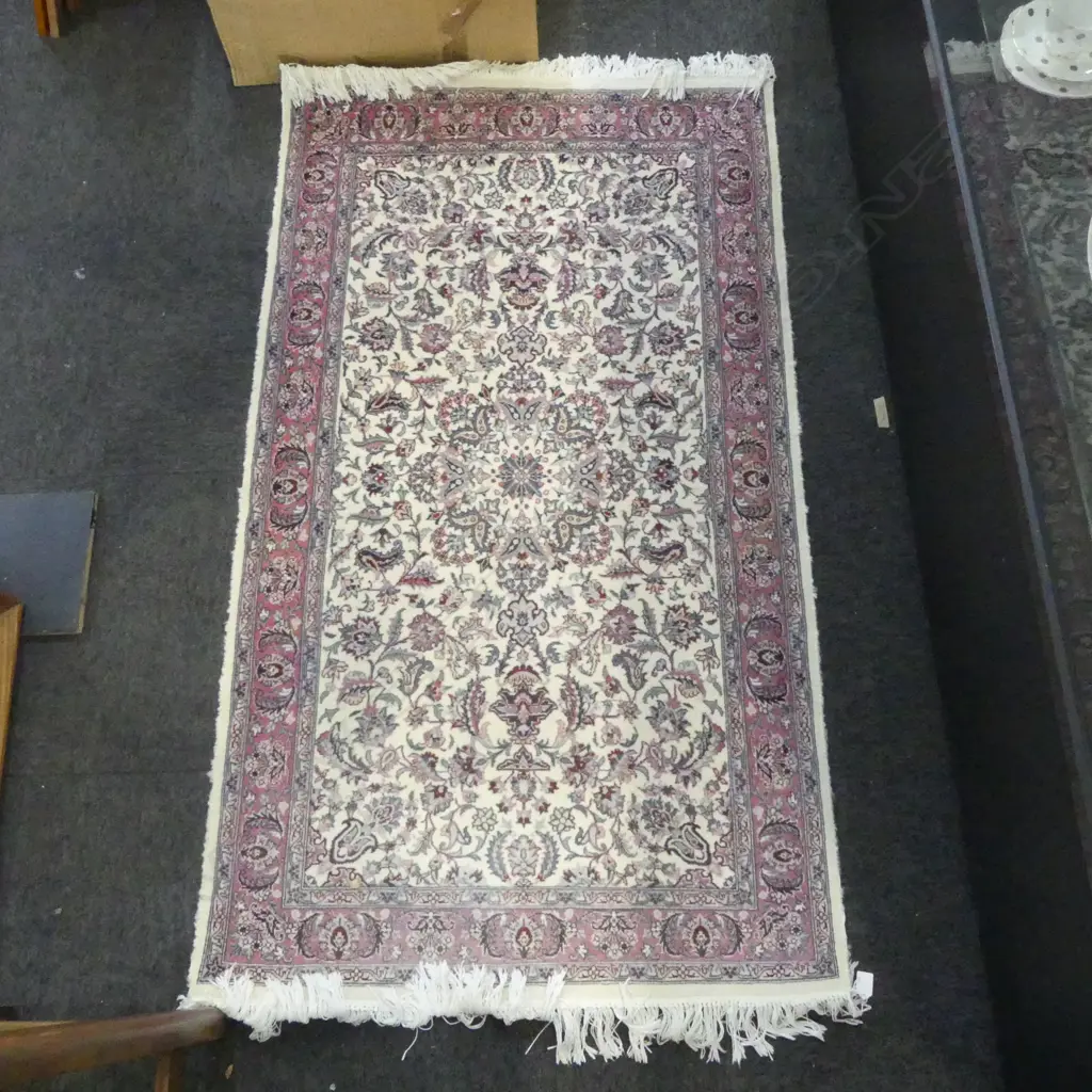 HAND KNOTTED ALL WOOL RUG Image 1++