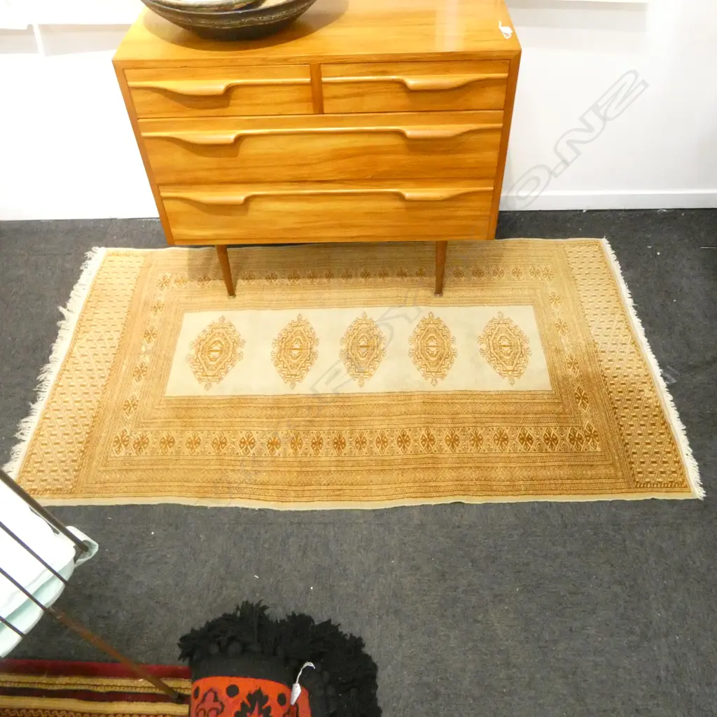 HAND KNOTTED WOOL PILE RUG Image 1++