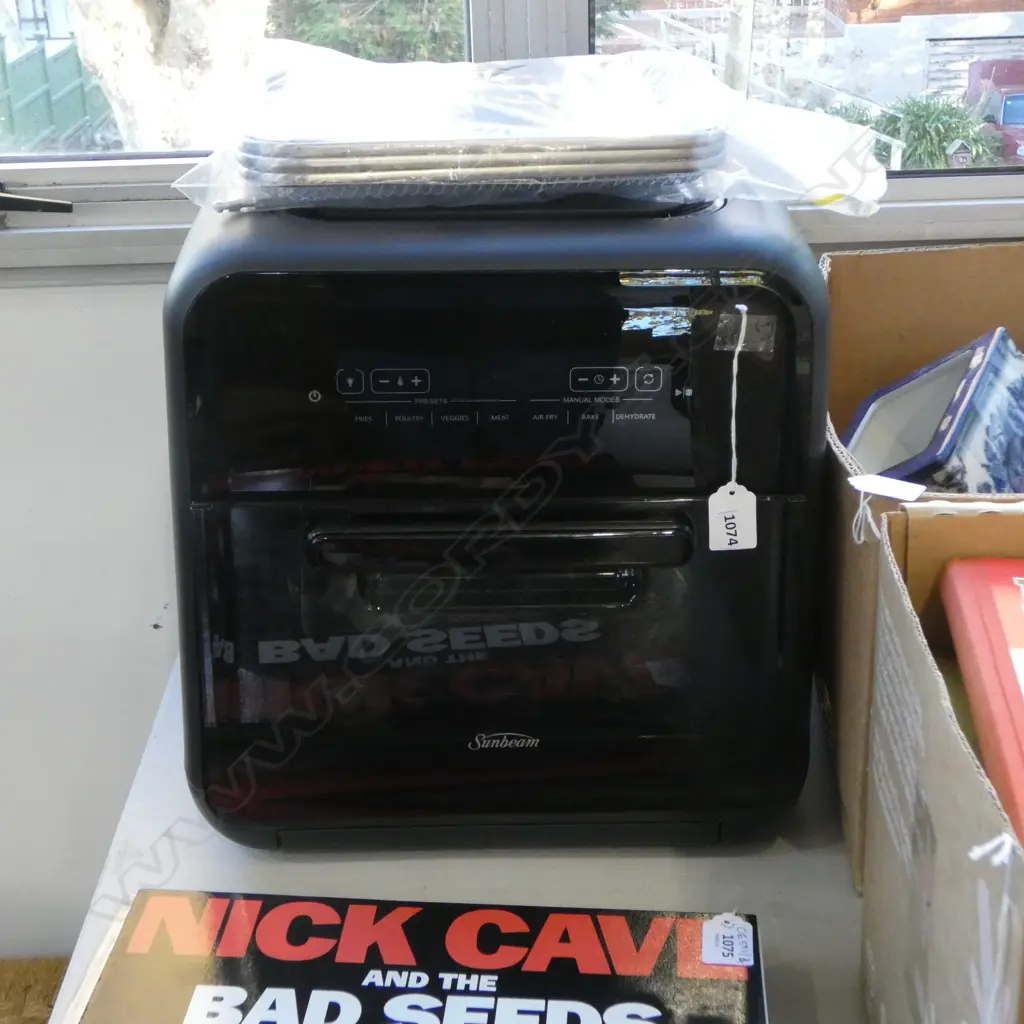 AS NEW SUNBEAM 4 IN 1 AIR FRYER + OVEN 330x330x370mm Image 1++