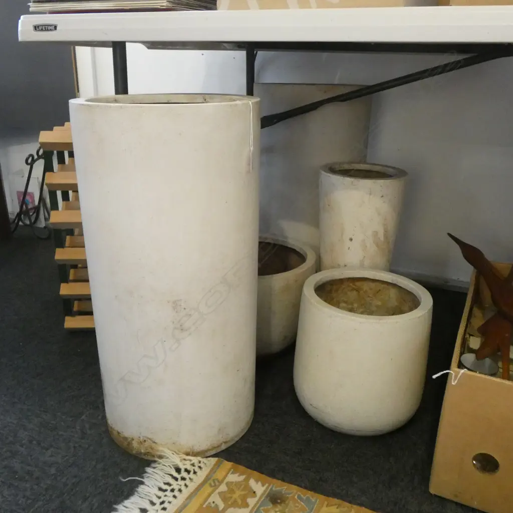 5 WHITE FIBERGLASS PLANTER POTS H.600mm Image 1++