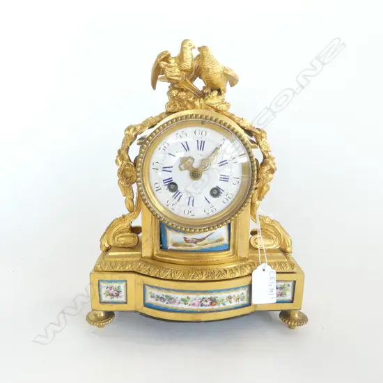 ANTIQUE FRENCH GILDED BRASS ORMOLU MANTLE CLOCK W.220mm