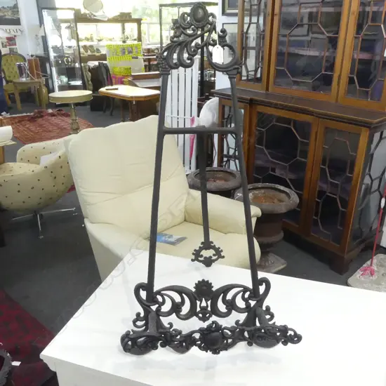 CAST IRON EASEL H.730mm