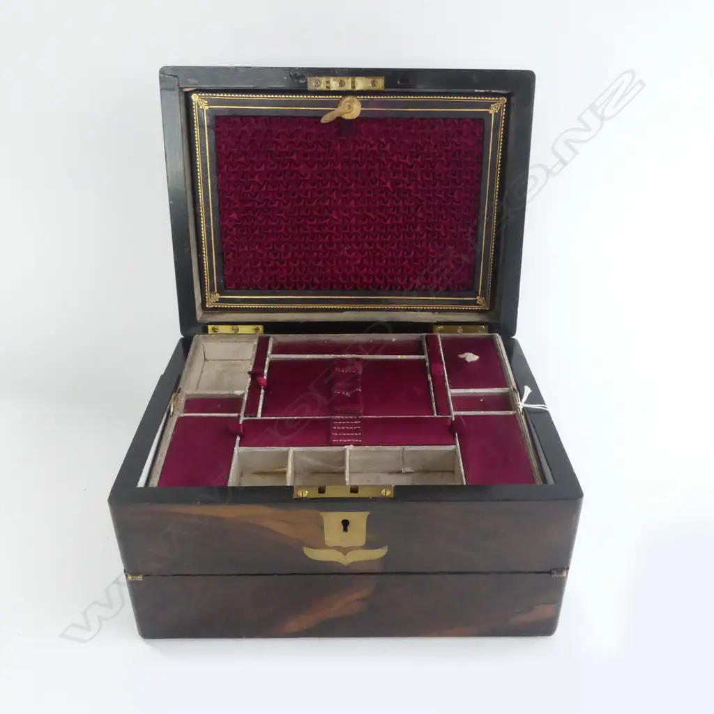 ANTIQUE WRITING COMPENDIUM, 300 x 220 x160mm Image 1++