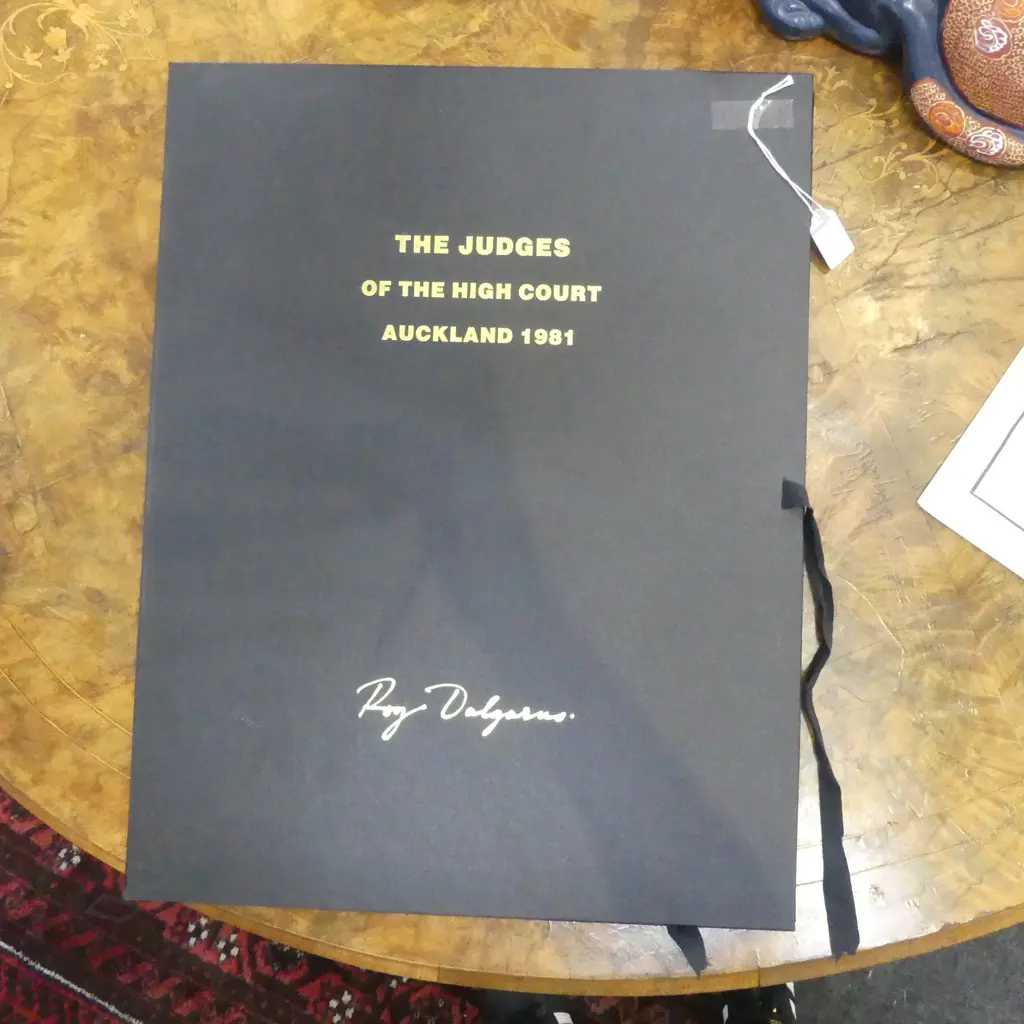 ROY DALGARNO 'THE JUDGES OF THE AUCKLAND HIGH COURT 1981'  10 ENGRAVINGS + COVER SHEET IN FOLIO 86/100 520x400mm Image 1++