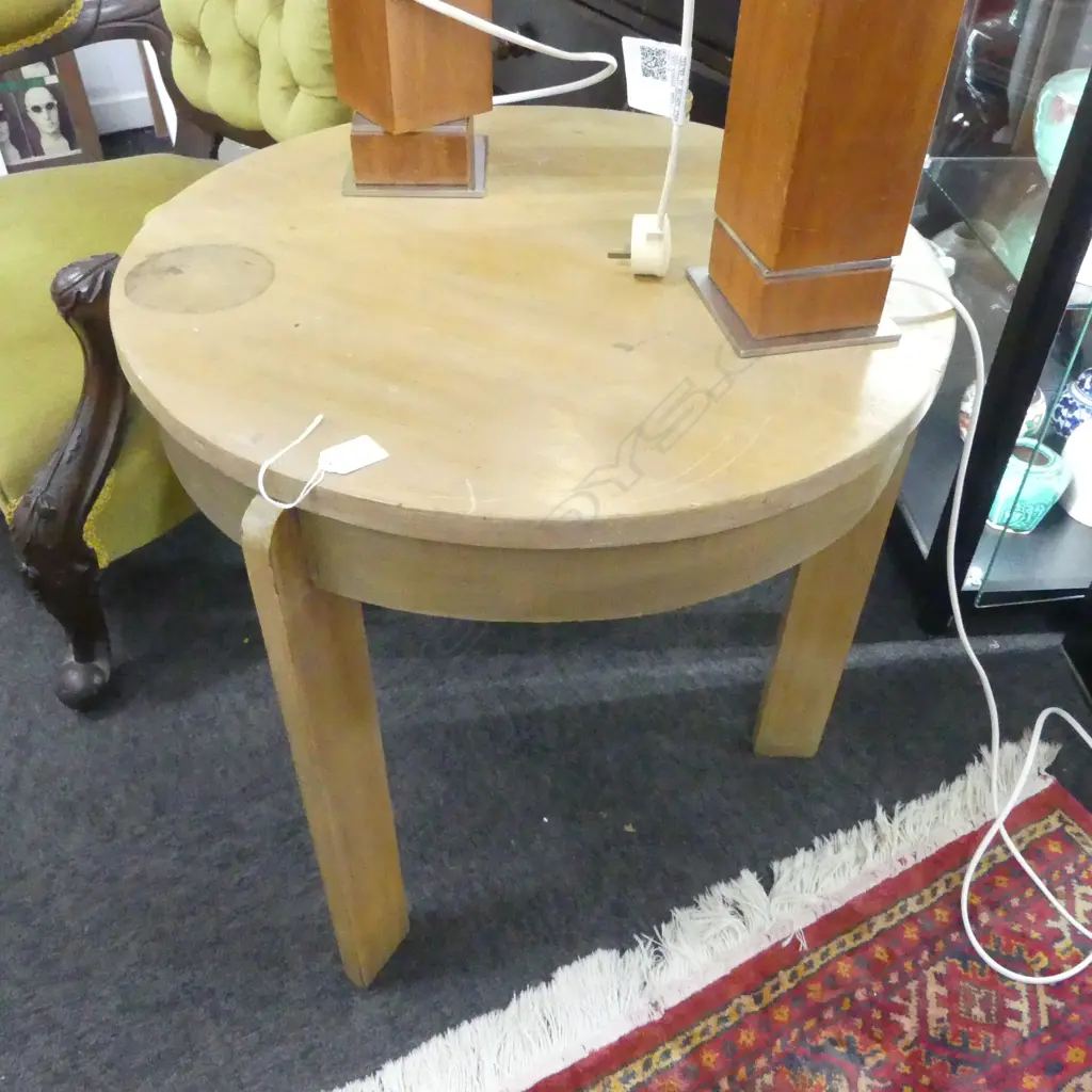 DECO 3 LEGGED TABLE H.560mm, 600mm dia FAULTS Image 1++