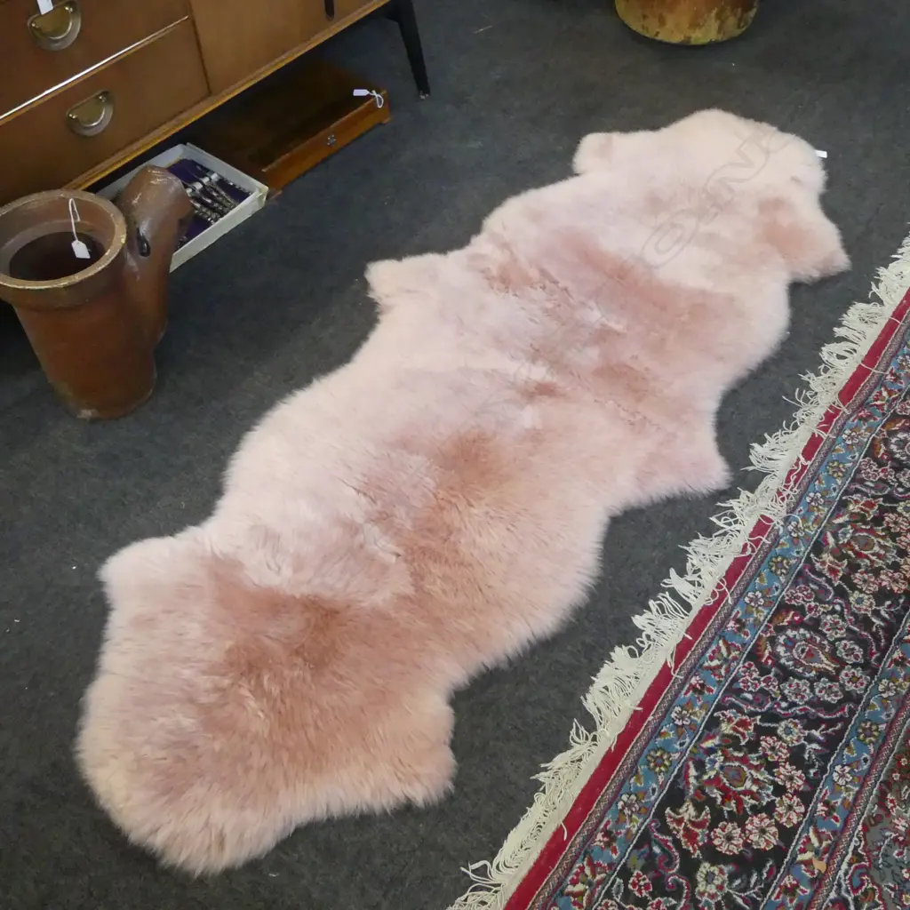 LG PINK DYED DOUBLE SHEEPSKIN 2000x750mm Image 1++
