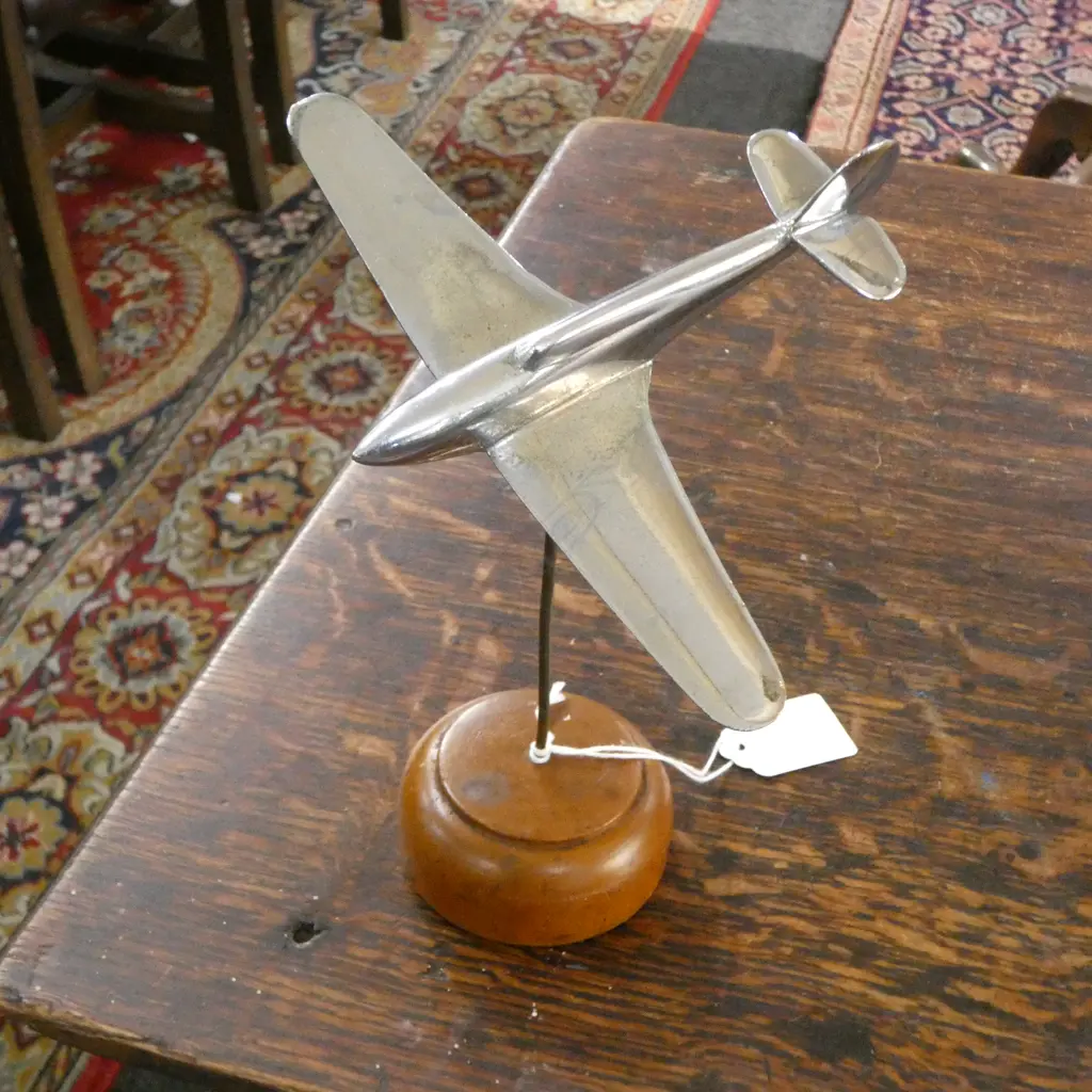METAL PLANE ON STAND H.180mm Image 1++
