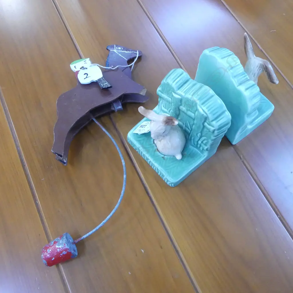 PR SYLVAC BUNNY RABBIT BOOKENDS, 1 EAR REPAIRED H.115mm + HOCKEY HORSE RIDER BALANCING TOY Image 1++