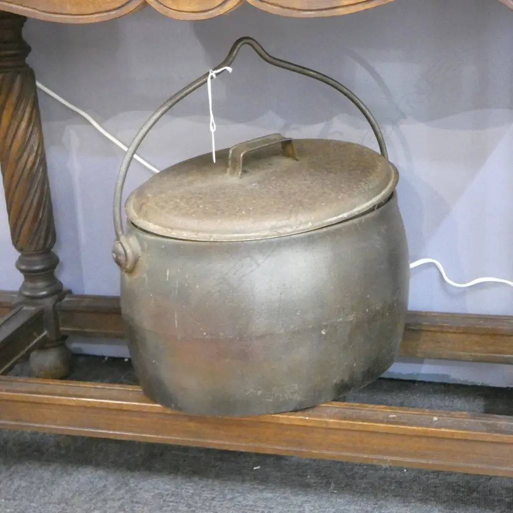 ANTIQUE 'JUDGE BRAND' 3 GALLON COOKING POT Image 1++